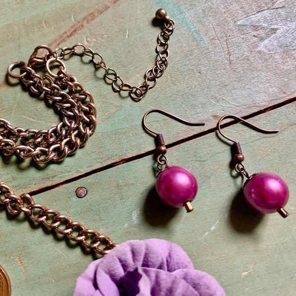 💜 Gorgeous Shades of Purple Flowers Necklace & Vintage Purple Pearl Earrings - Picture 8 of 8